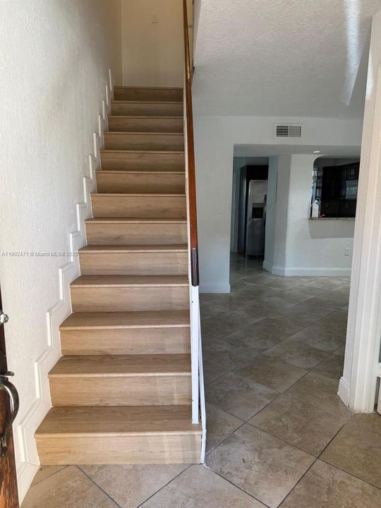 Active With Contract: $2,450 (3 beds, 2 baths, 1025 Square Feet)