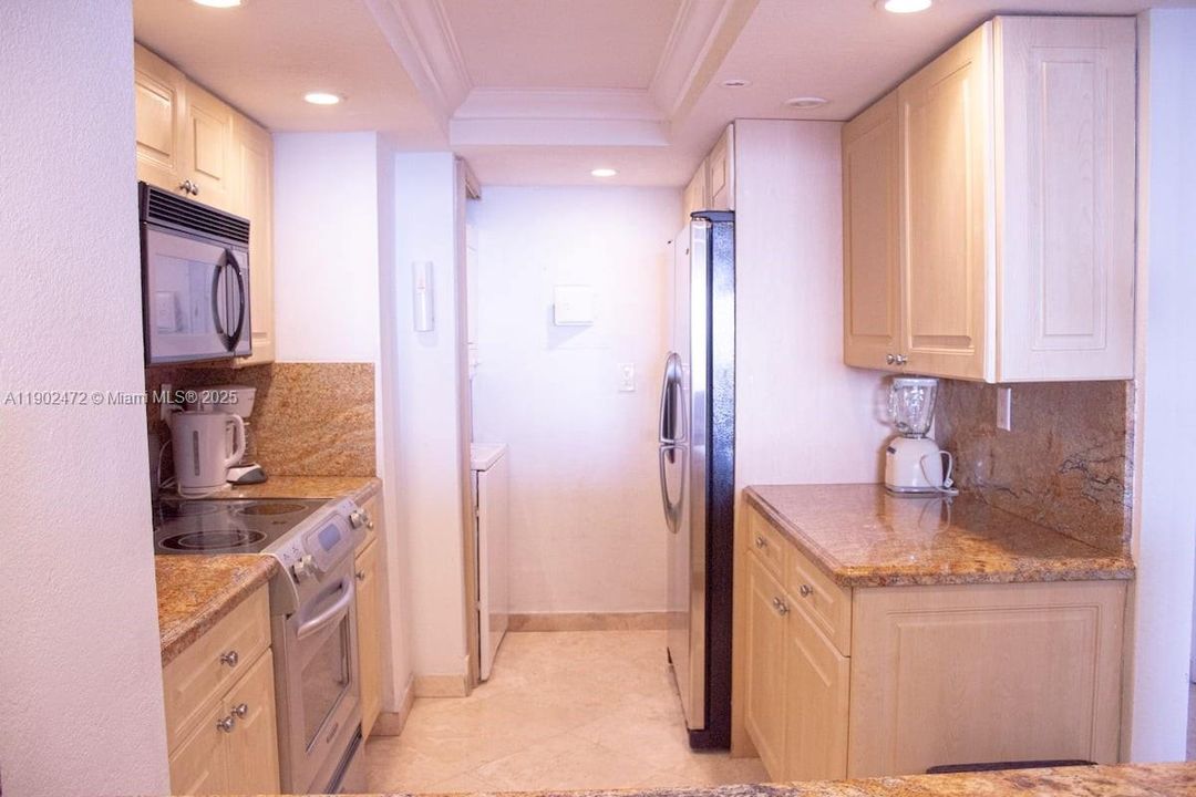 For Sale: $850,000 (2 beds, 2 baths, 1496 Square Feet)