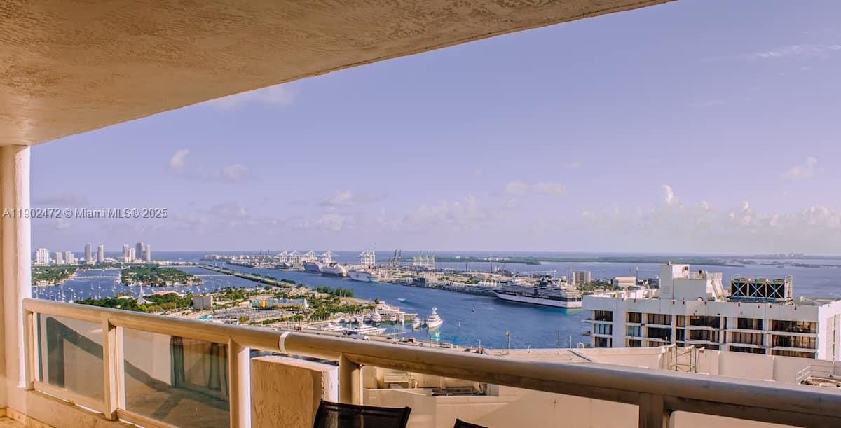 For Sale: $850,000 (2 beds, 2 baths, 1496 Square Feet)