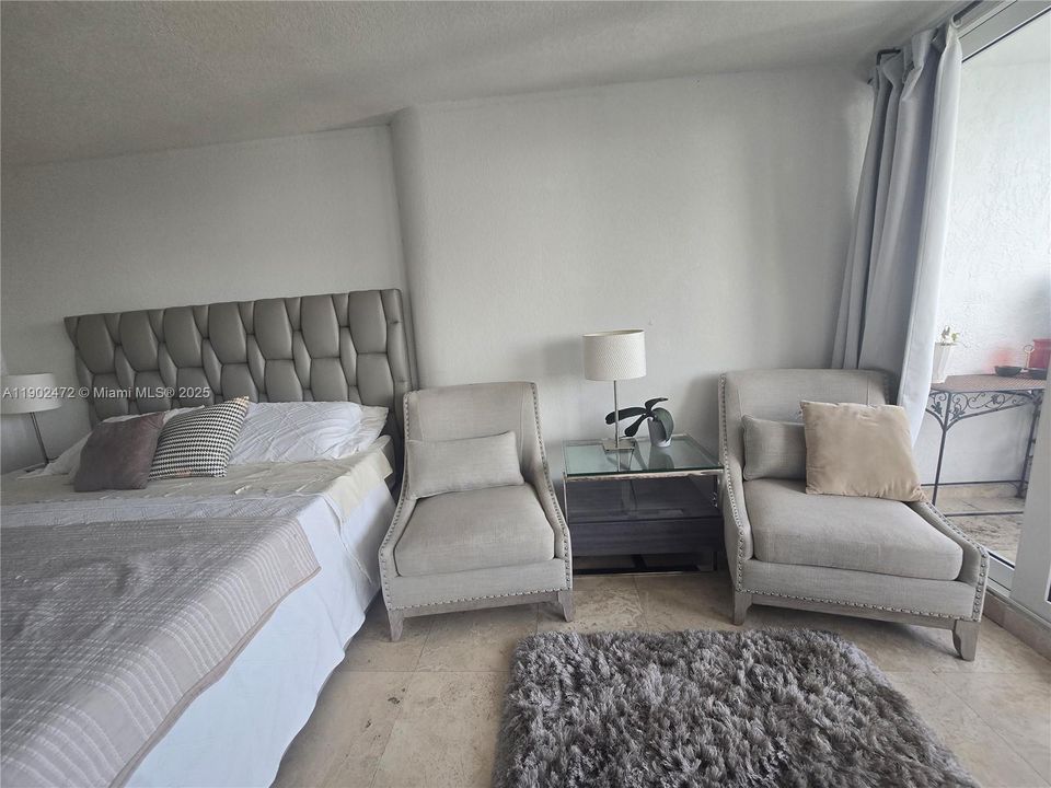 For Sale: $850,000 (2 beds, 2 baths, 1496 Square Feet)