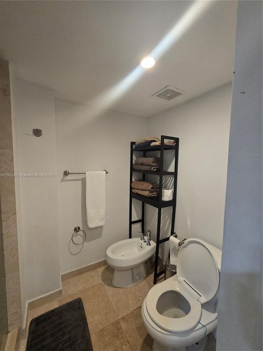 For Sale: $850,000 (2 beds, 2 baths, 1496 Square Feet)