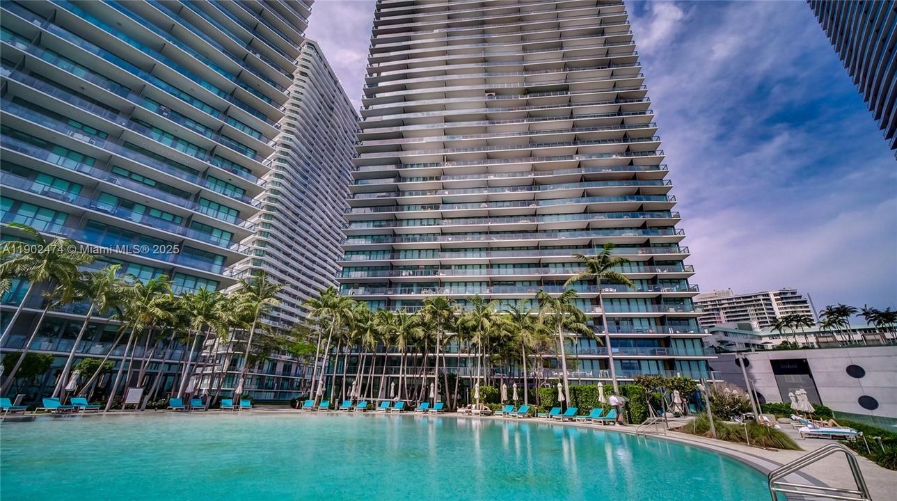 Active With Contract: $12,000 (3 beds, 3 baths, 1650 Square Feet)