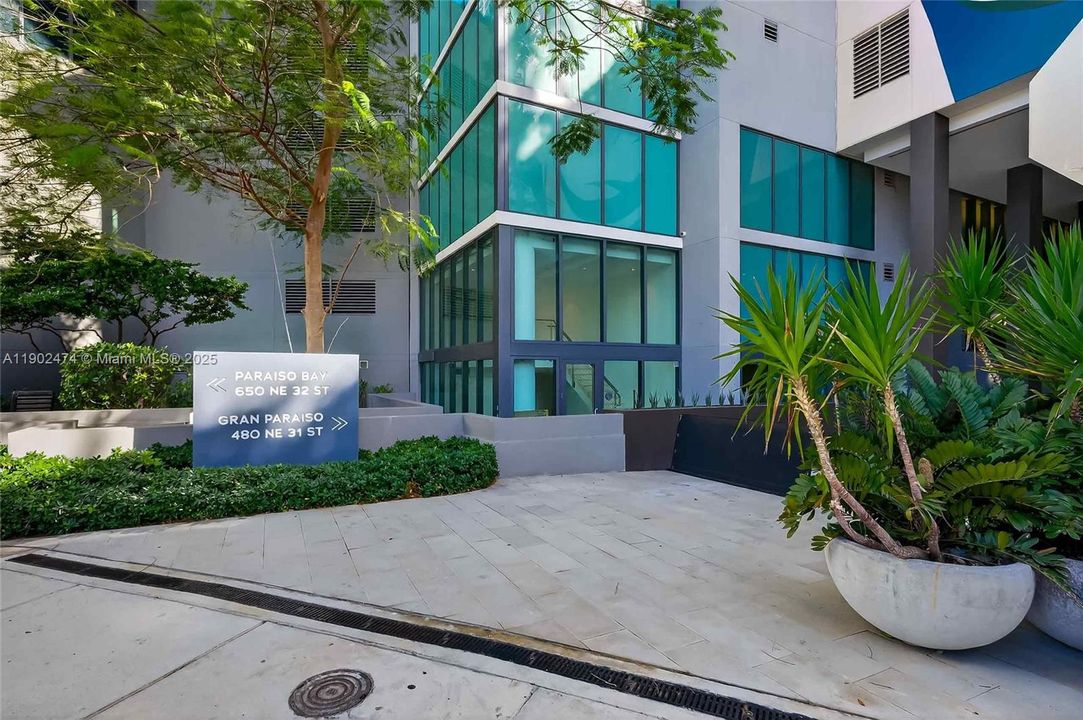 Active With Contract: $12,000 (3 beds, 3 baths, 1650 Square Feet)