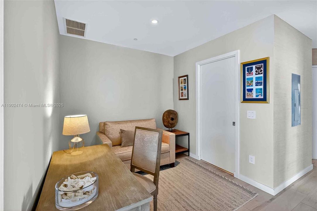 Active With Contract: $12,000 (3 beds, 3 baths, 1650 Square Feet)