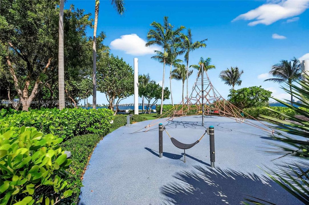 Active With Contract: $12,000 (3 beds, 3 baths, 1650 Square Feet)