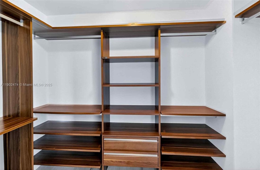 Active With Contract: $12,000 (3 beds, 3 baths, 1650 Square Feet)