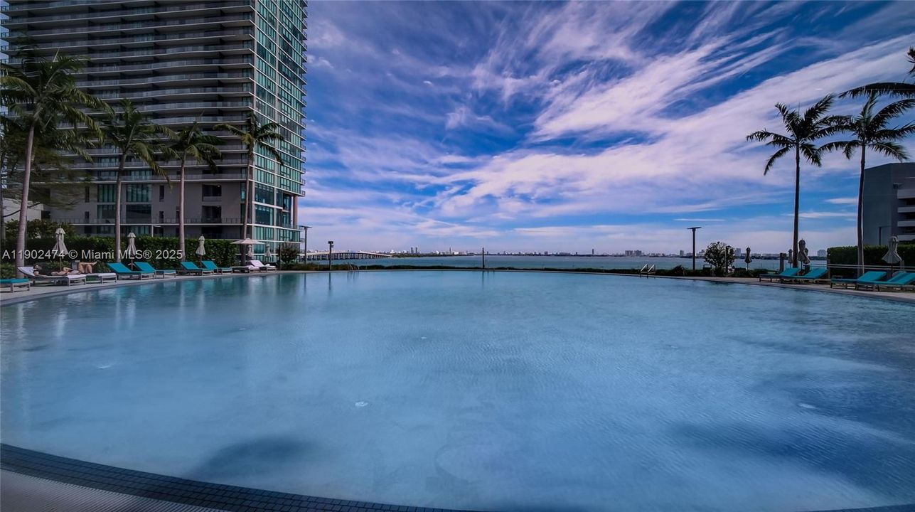 Active With Contract: $12,000 (3 beds, 3 baths, 1650 Square Feet)