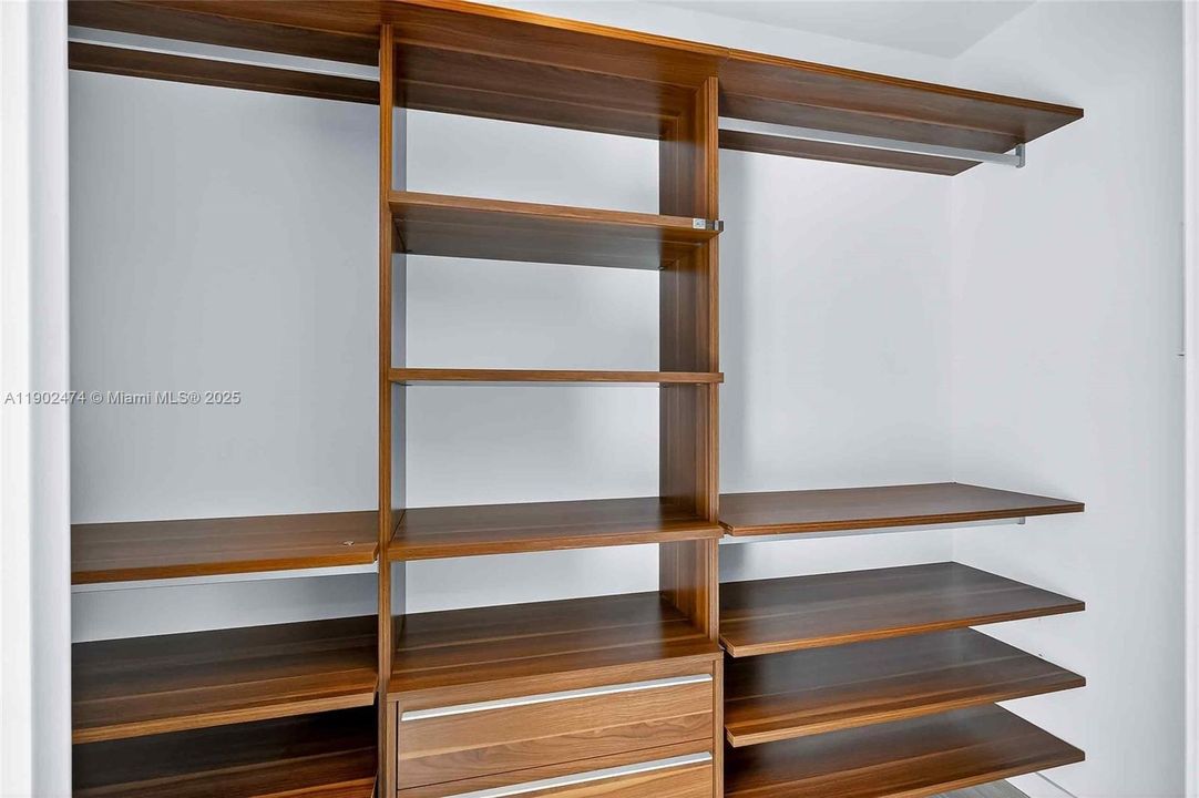 Active With Contract: $12,000 (3 beds, 3 baths, 1650 Square Feet)