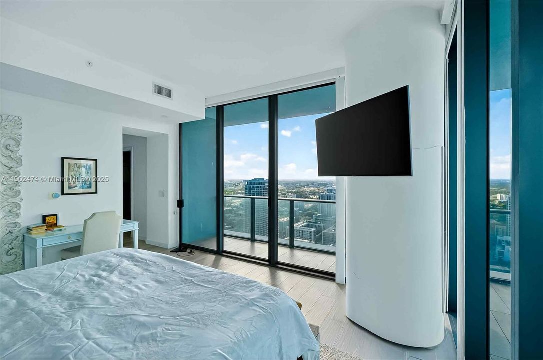 Active With Contract: $12,000 (3 beds, 3 baths, 1650 Square Feet)