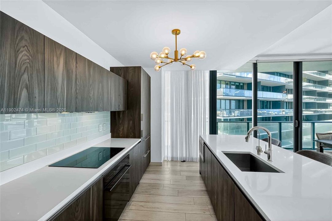 Active With Contract: $12,000 (3 beds, 3 baths, 1650 Square Feet)