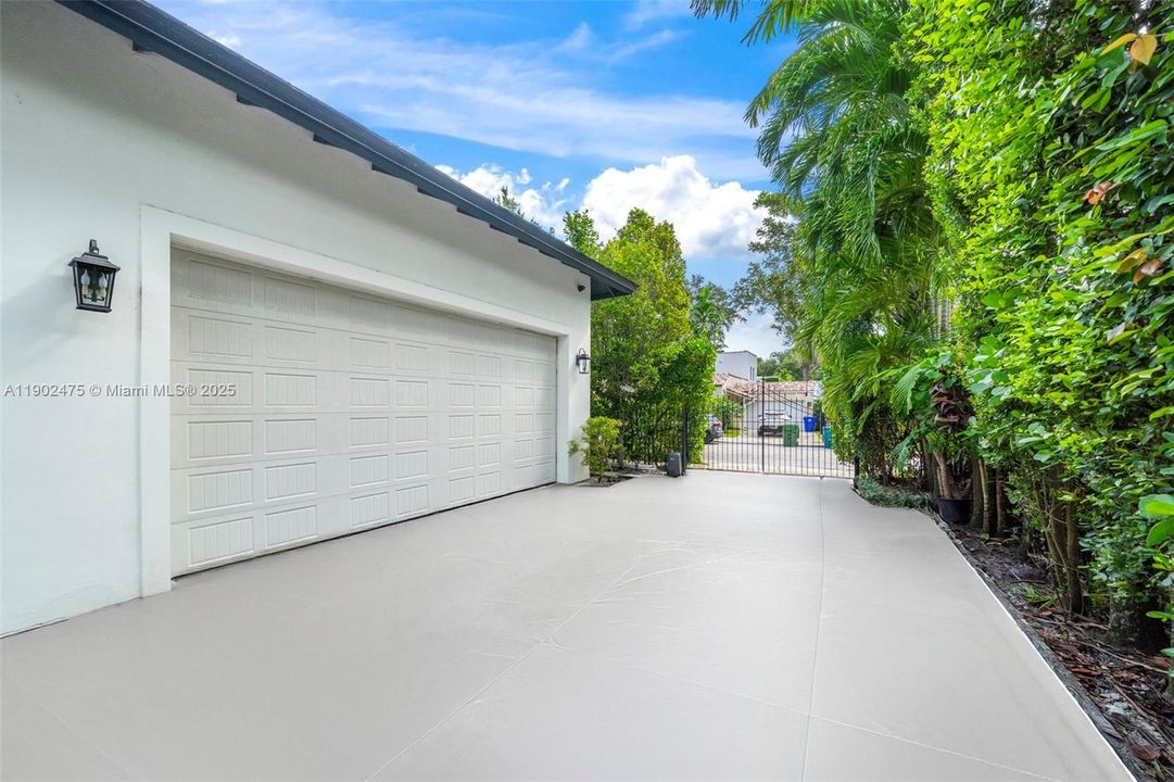 For Sale: $7,500,000 (4 beds, 4 baths, 3579 Square Feet)