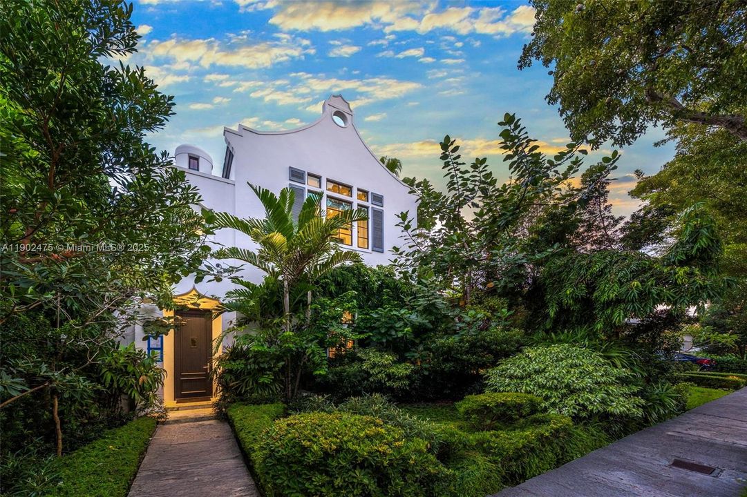 For Sale: $7,500,000 (4 beds, 4 baths, 3579 Square Feet)