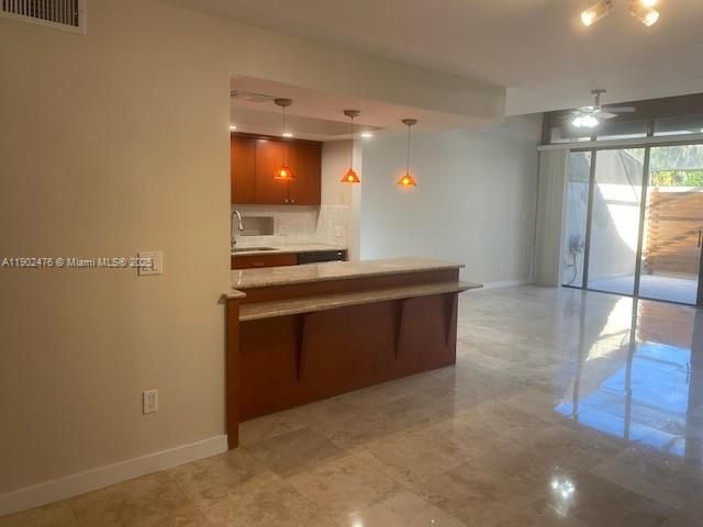 For Rent: $4,500 (3 beds, 3 baths, 2019 Square Feet)
