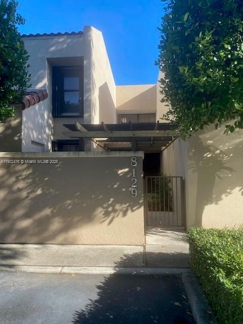 For Rent: $4,500 (3 beds, 3 baths, 2019 Square Feet)