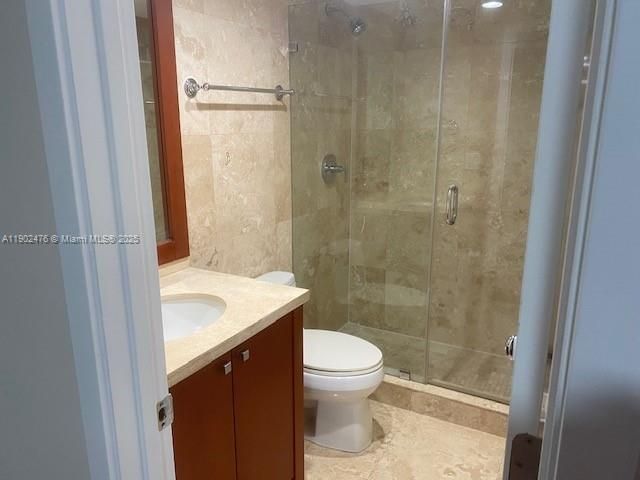 For Rent: $4,500 (3 beds, 3 baths, 2019 Square Feet)