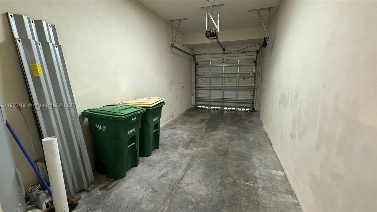 合同活跃: $325,000 (3 贝兹, 2 浴室, 1315 平方英尺)