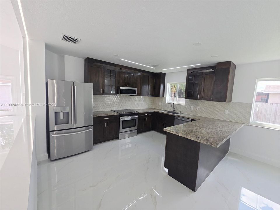 Recently Rented: $4,300 (4 beds, 3 baths, 1863 Square Feet)