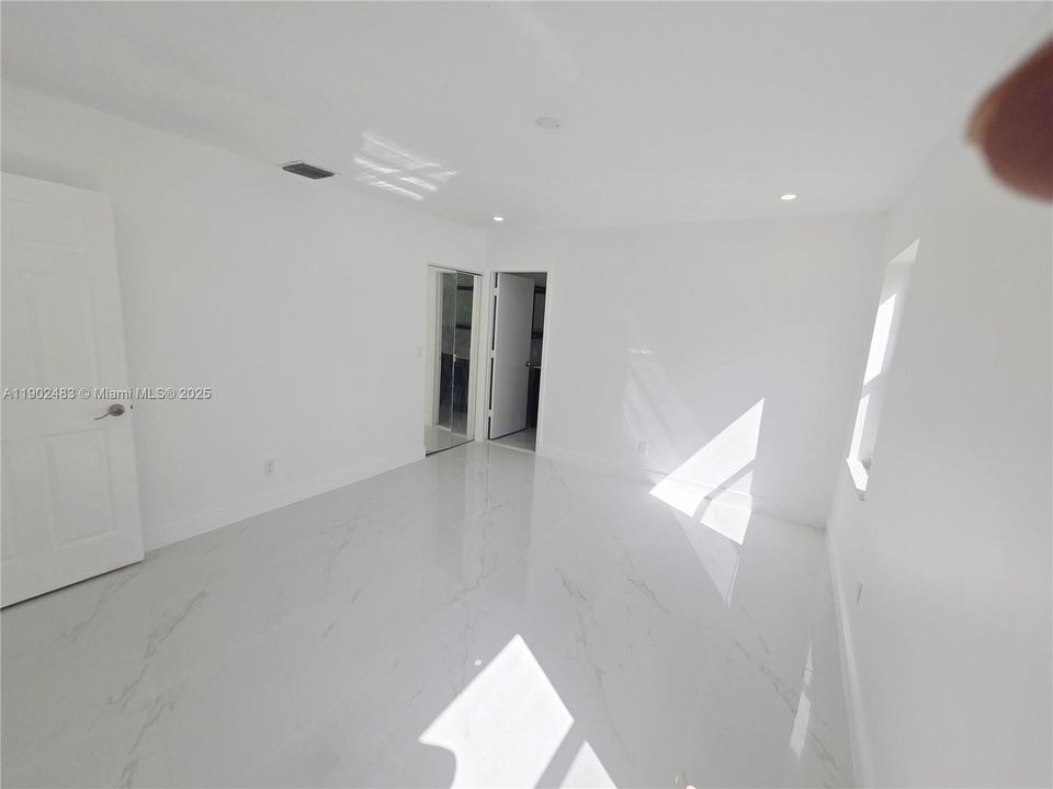 Recently Rented: $4,300 (4 beds, 3 baths, 1863 Square Feet)