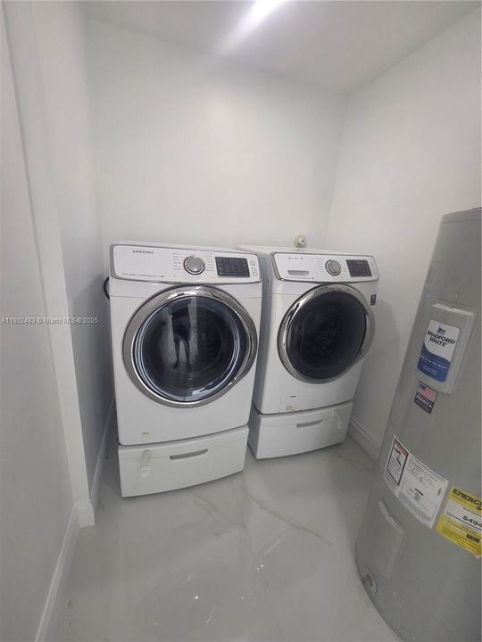 Recently Rented: $4,300 (4 beds, 3 baths, 1863 Square Feet)