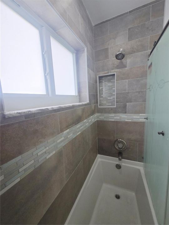 Recently Rented: $4,300 (4 beds, 3 baths, 1863 Square Feet)