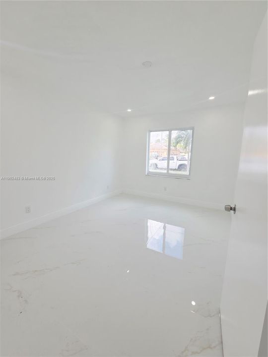 Recently Rented: $4,300 (4 beds, 3 baths, 1863 Square Feet)