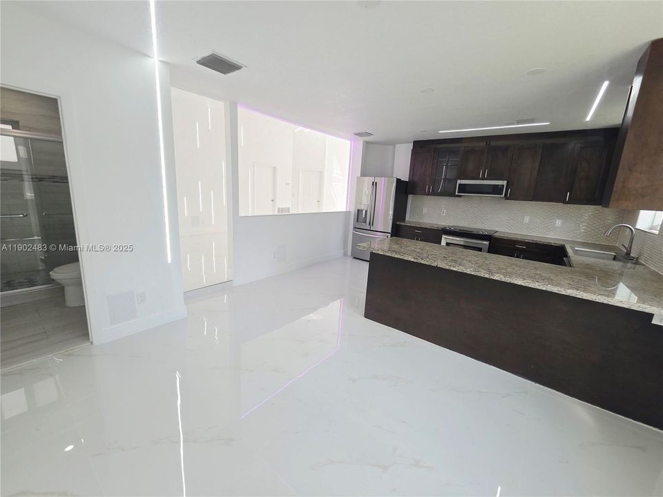 Recently Rented: $4,300 (4 beds, 3 baths, 1863 Square Feet)