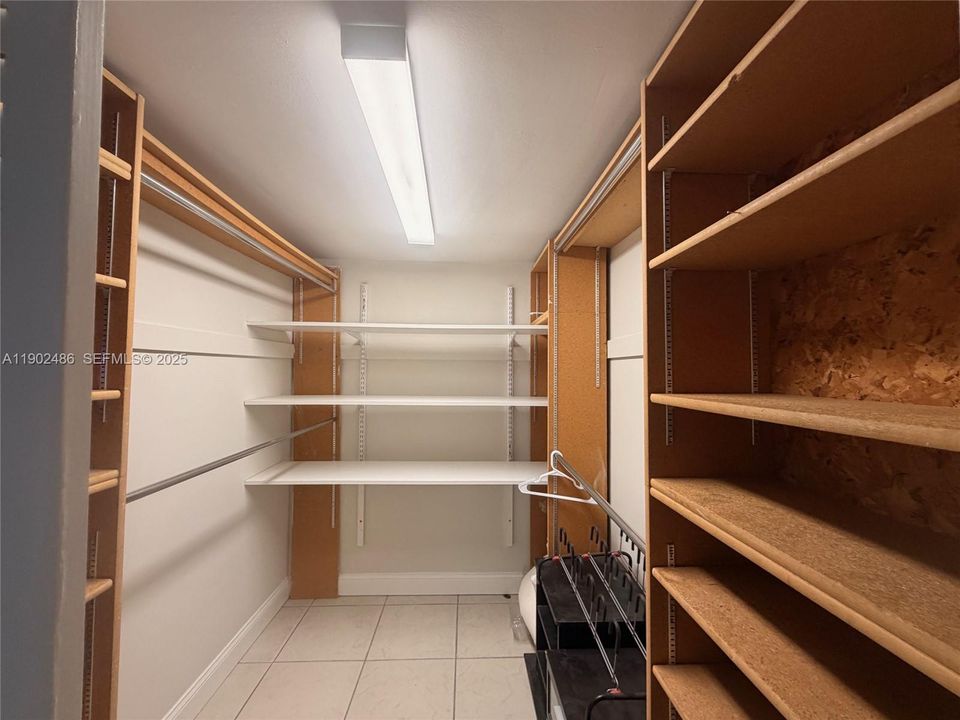 На продажу: $547,000 (1 спален, 1 ванн, 1150 Квадратных фут)