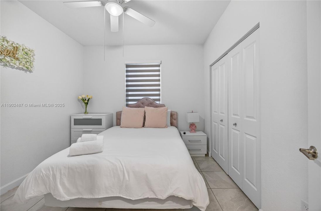 出租: $4,000 (4 贝兹, 3 浴室, 1870 平方英尺)