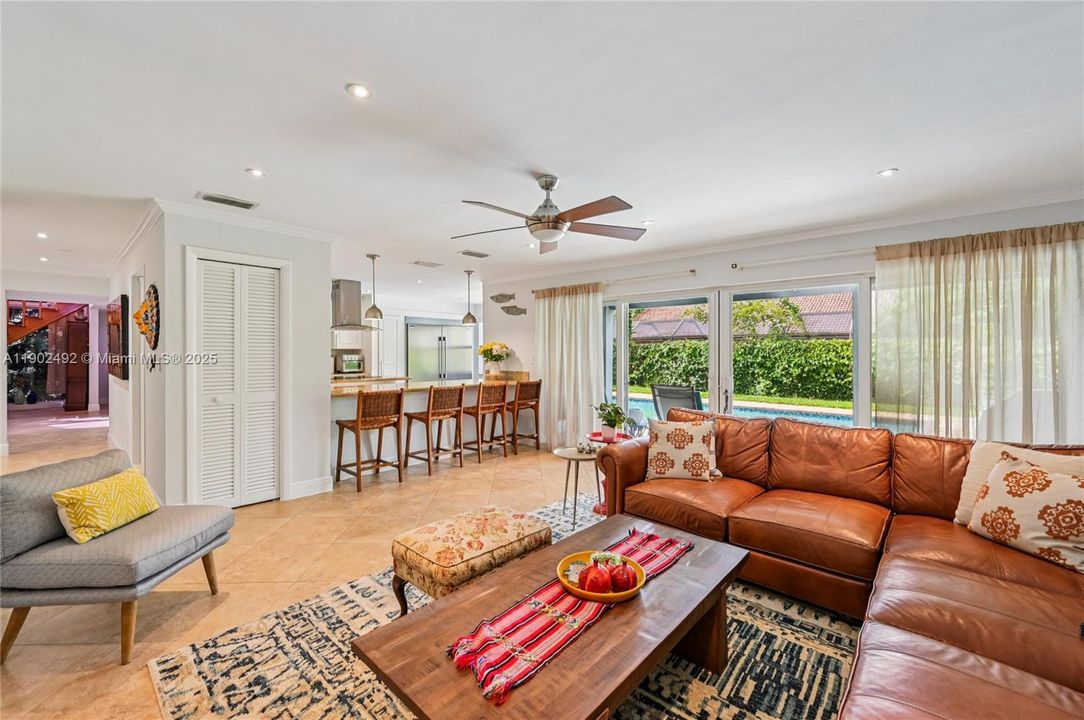 На продажу: $1,425,000 (5 спален, 3 ванн, 3222 Квадратных фут)