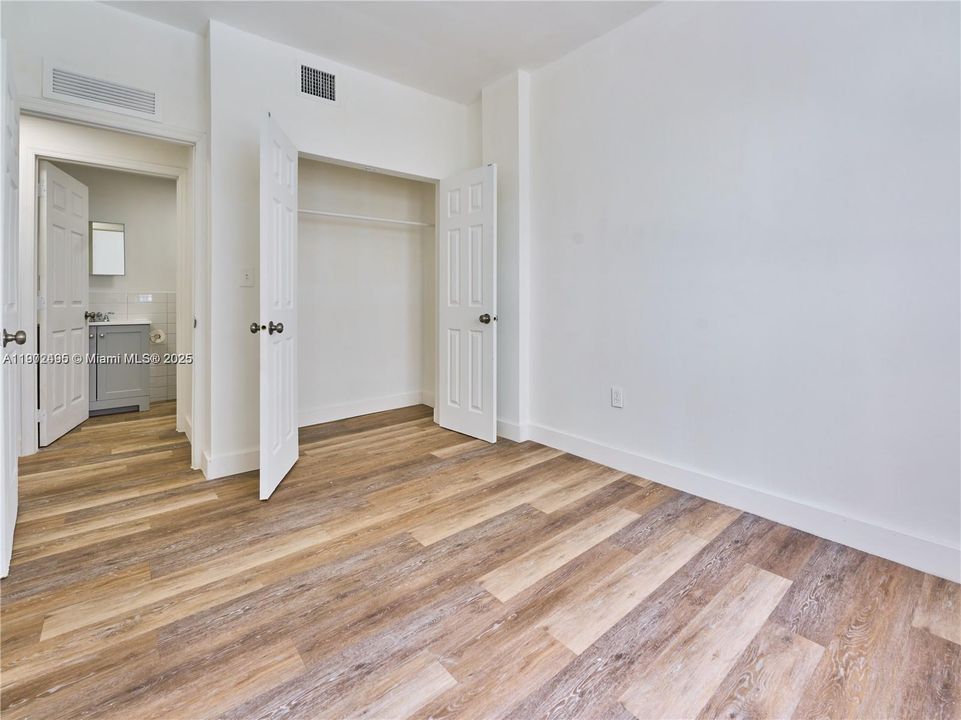 For Rent: $2,250 (2 beds, 1 baths, 672 Square Feet)