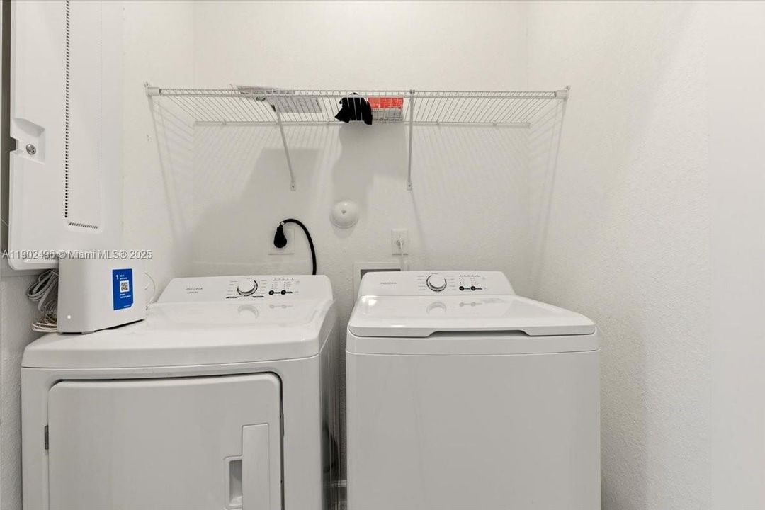 En Venta: $550,000 (3 camas, 2 baños, 1695 Pies cuadrados)