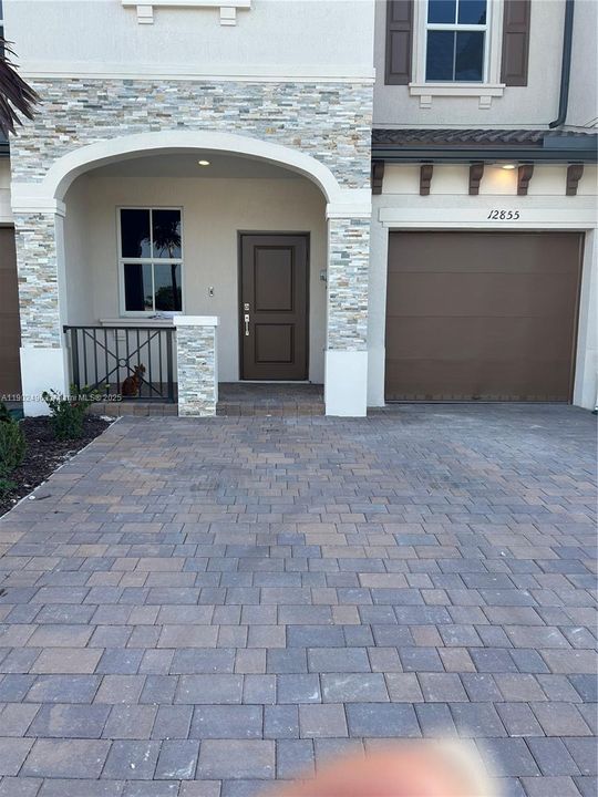 En Venta: $550,000 (3 camas, 2 baños, 1695 Pies cuadrados)