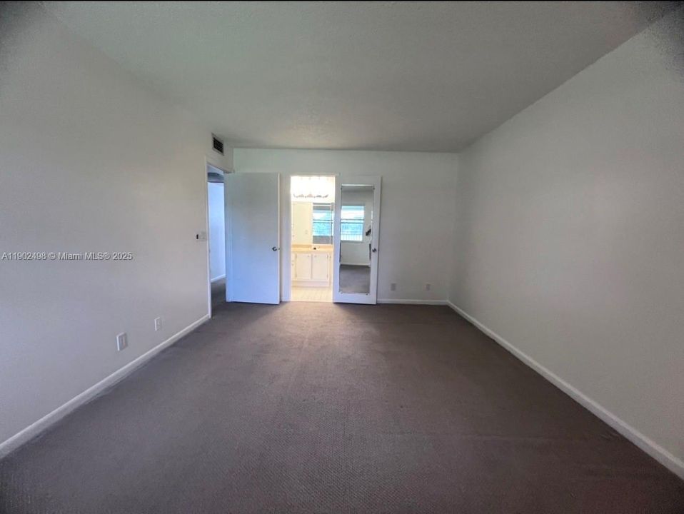 For Rent: $1,950 (2 beds, 2 baths, 1044 Square Feet)