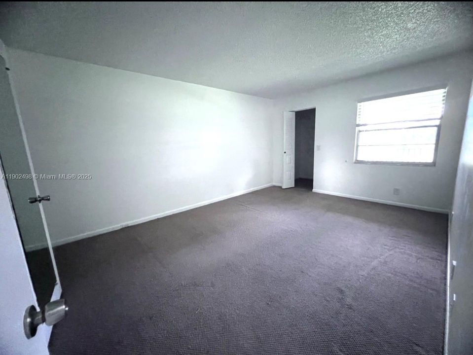 For Rent: $1,950 (2 beds, 2 baths, 1044 Square Feet)