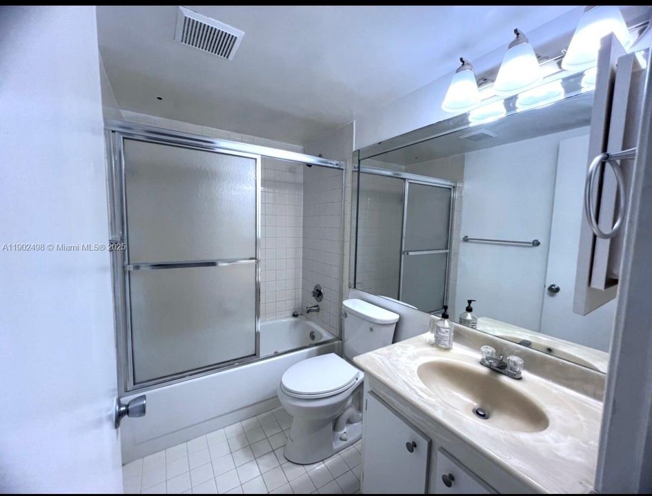 For Rent: $1,950 (2 beds, 2 baths, 1044 Square Feet)