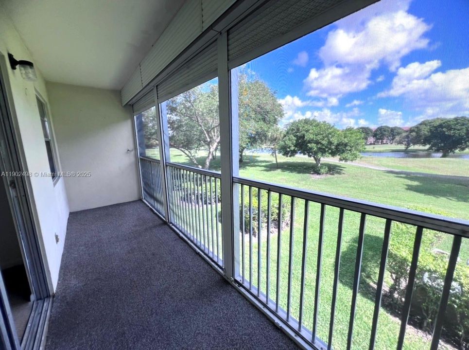 For Rent: $1,950 (2 beds, 2 baths, 1044 Square Feet)