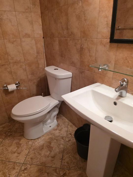 Active With Contract: $195,000 (2 beds, 1 baths, 1060 Square Feet)