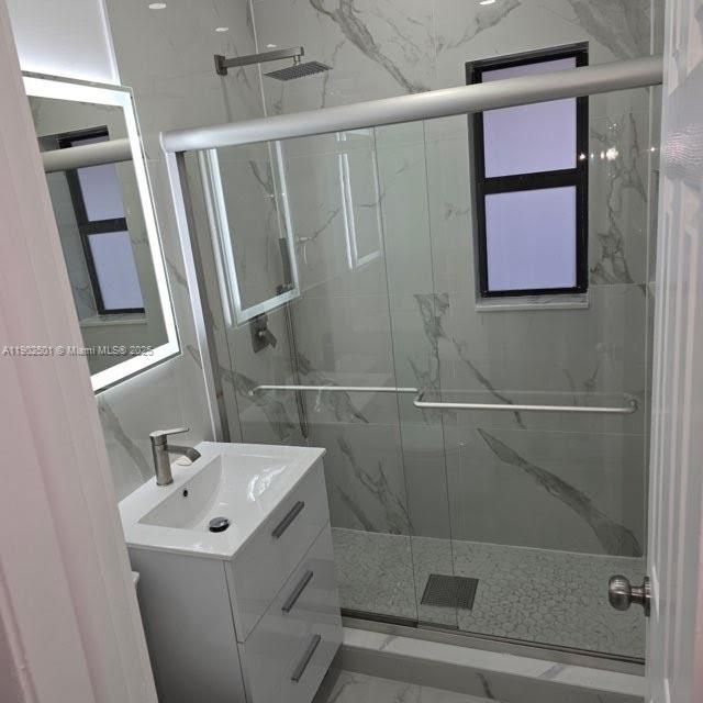 Recientemente alquilado: $2,900 (2 camas, 1 baños, 1461 Pies cuadrados)