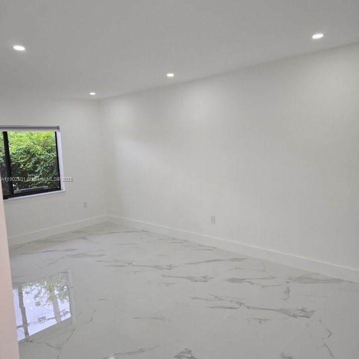 Recientemente alquilado: $2,900 (2 camas, 1 baños, 1461 Pies cuadrados)