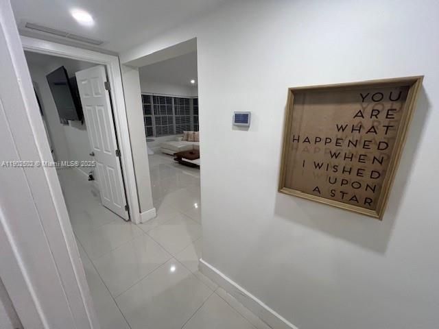 For Rent: $2,900 (2 beds, 1 baths, 1100 Square Feet)