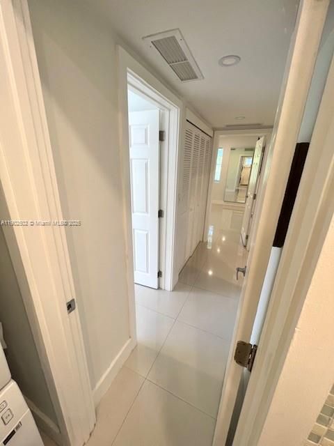 For Rent: $2,900 (2 beds, 1 baths, 1100 Square Feet)