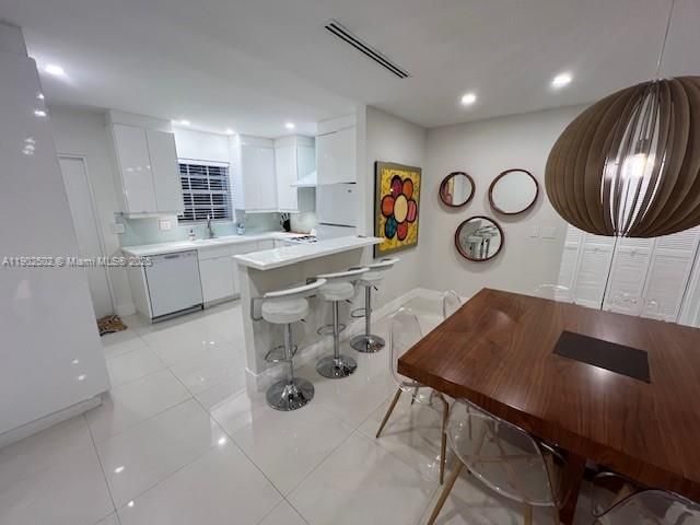 For Rent: $2,900 (2 beds, 1 baths, 1100 Square Feet)