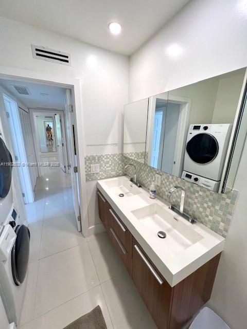 For Rent: $2,900 (2 beds, 1 baths, 1100 Square Feet)