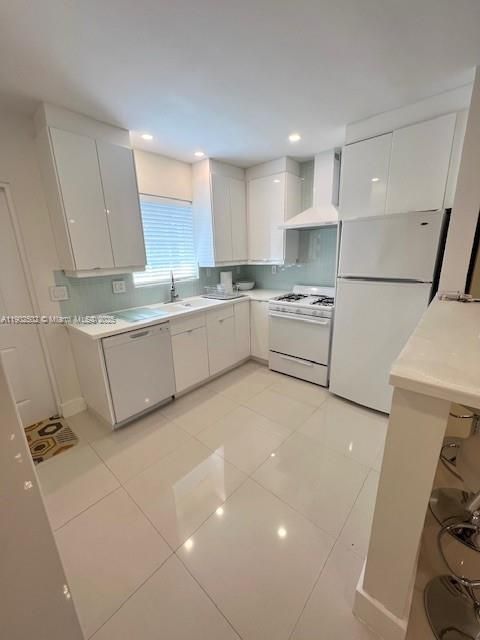 For Rent: $2,900 (2 beds, 1 baths, 1100 Square Feet)