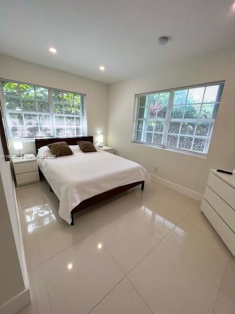 For Rent: $2,900 (2 beds, 1 baths, 1100 Square Feet)