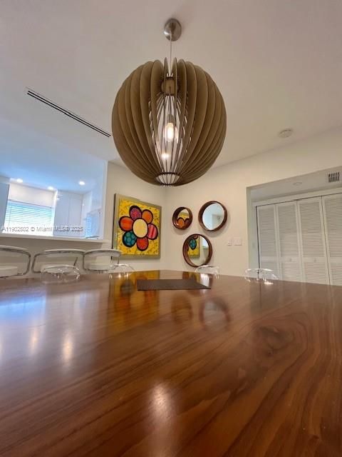 For Rent: $2,900 (2 beds, 1 baths, 1100 Square Feet)