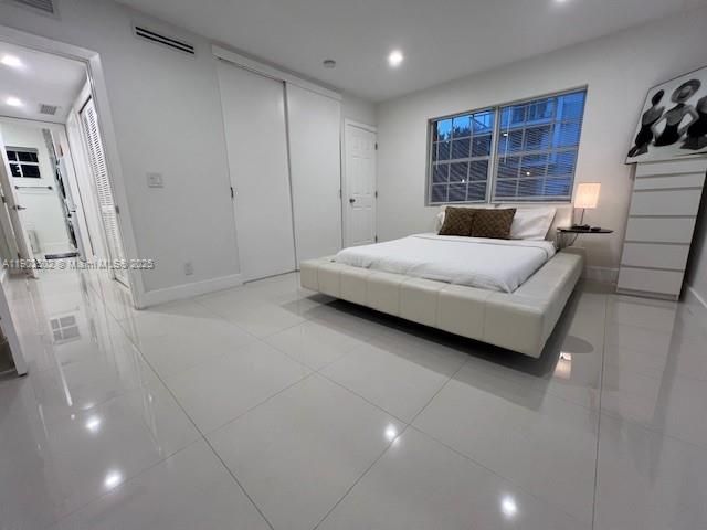 For Rent: $2,900 (2 beds, 1 baths, 1100 Square Feet)