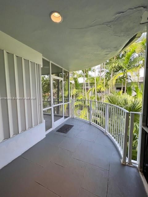 For Rent: $2,900 (2 beds, 1 baths, 1100 Square Feet)