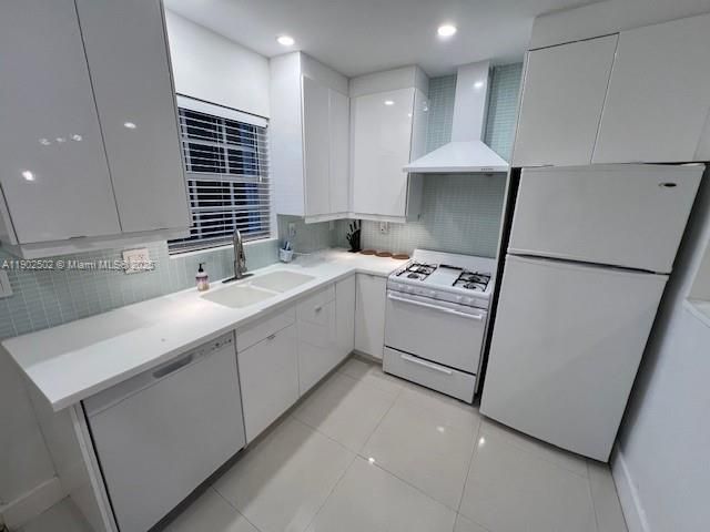 For Rent: $2,900 (2 beds, 1 baths, 1100 Square Feet)