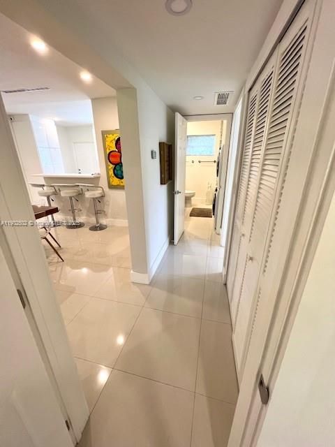 For Rent: $2,900 (2 beds, 1 baths, 1100 Square Feet)